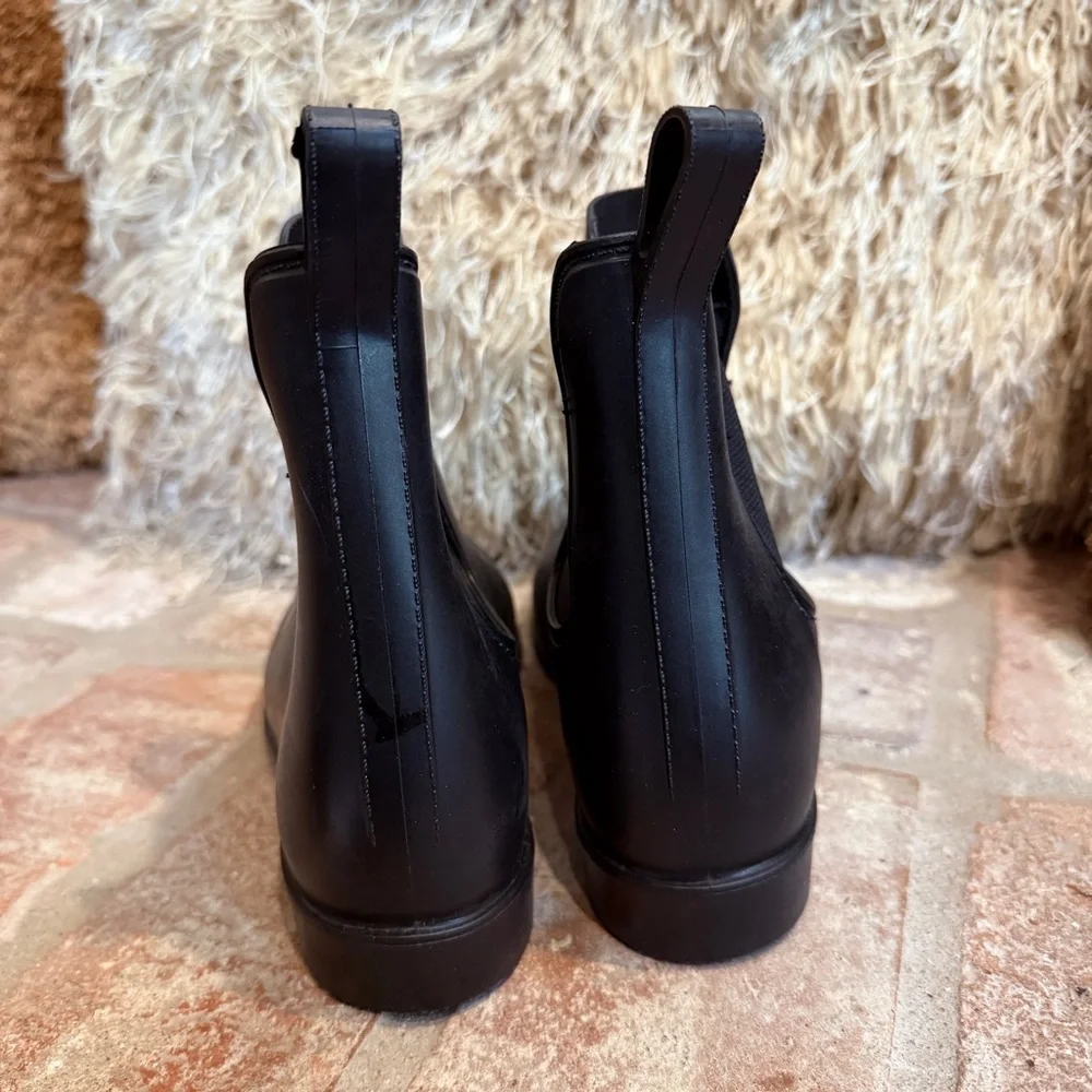 A New Day Black Ankle Rain Boots sz 8